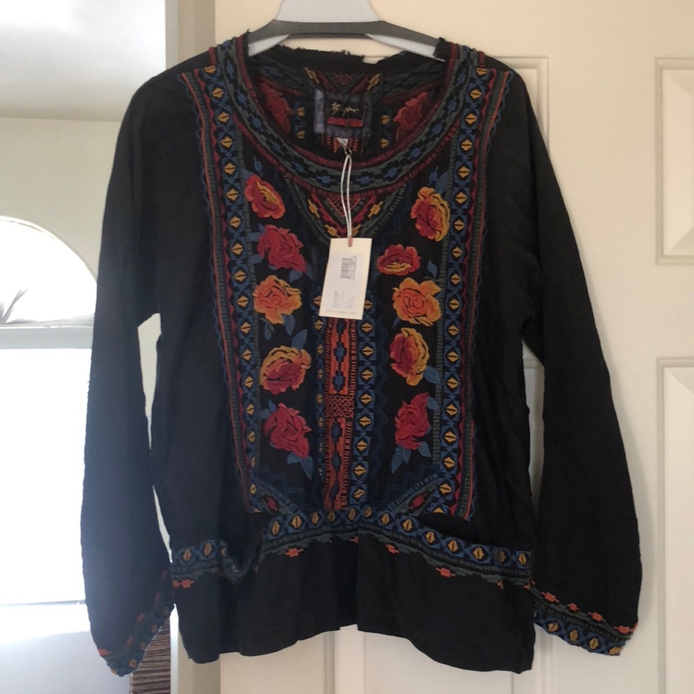 Johnny Was shirt size xs but it will fit small